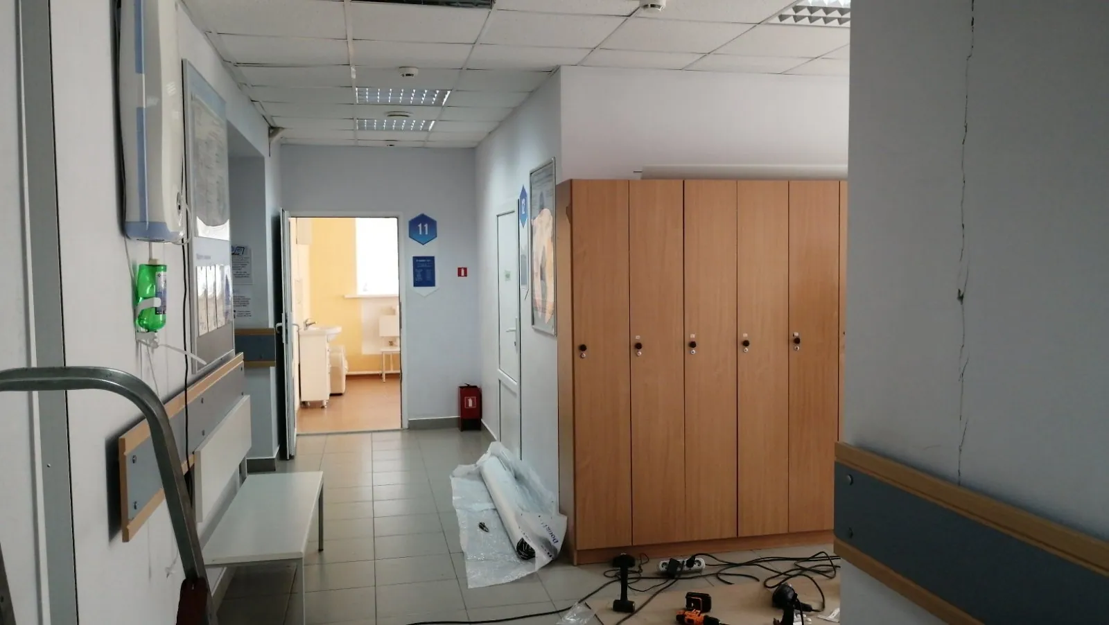 Установка рольставней DoorHan в поликлинику